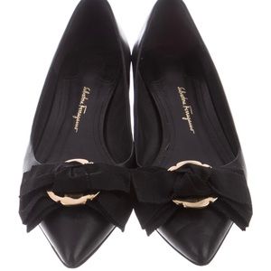 Salvatore Ferragamo Bow Flats size 8